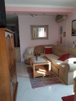 Apartman i dvosoban stan za izdavanje u Budvi