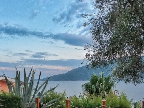 Suncani Skalini -Beachfront (24.08- 05.09) Herceg Novi