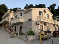 Vila Petrovac