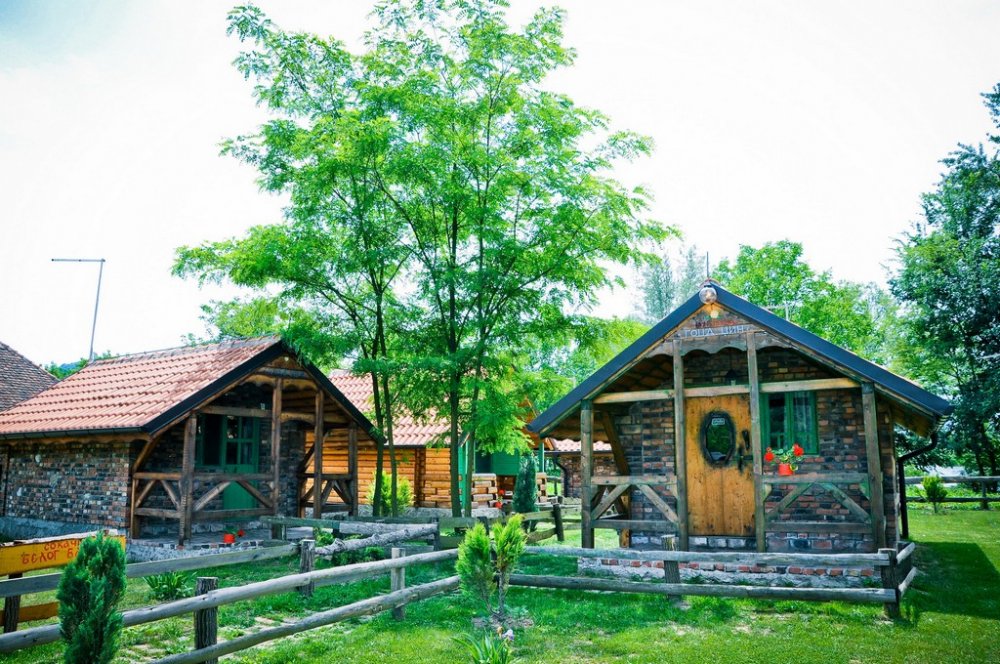 Dvokrevetna Soba s Bračnim Krevetom/2 Zasebna Kreveta
